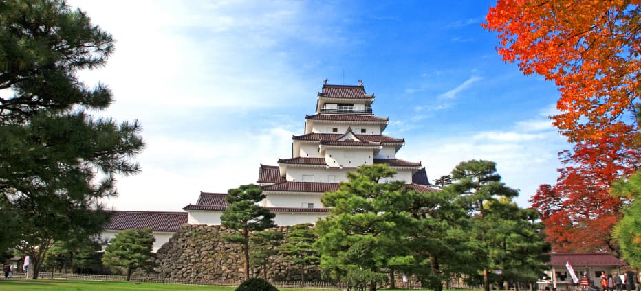 東北采楓浪漫趣~銀山溫泉.大內宿.塔崖.安達太良山溫泉五日